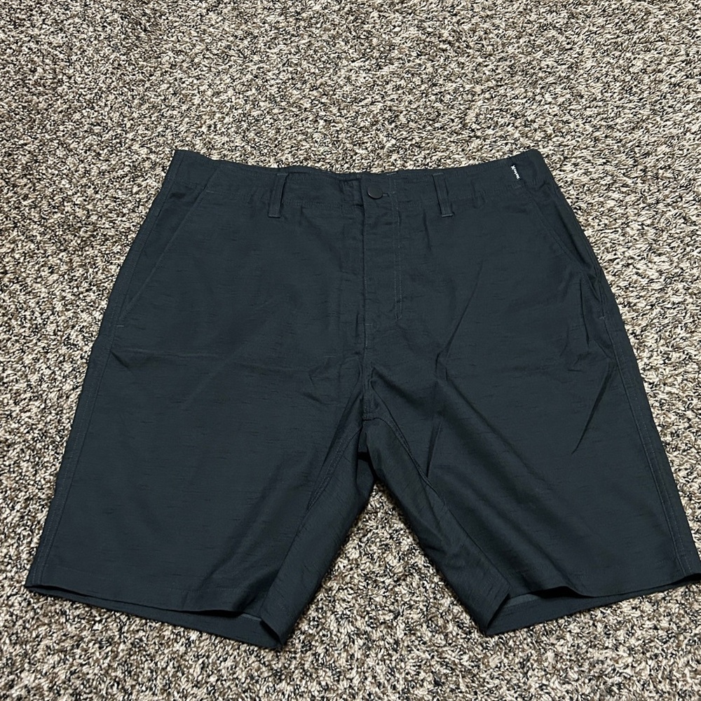 Hurley Black mens size 34 golf shorts
